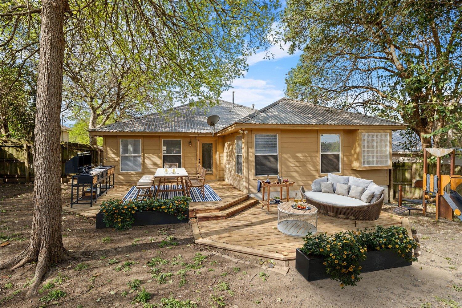 127 Dolly St Property Photo