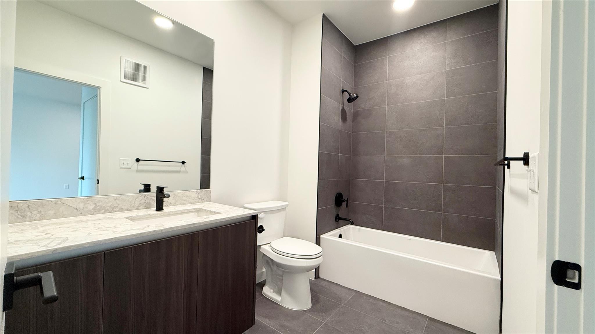 2209 S 1st St #322 Property Photo 12