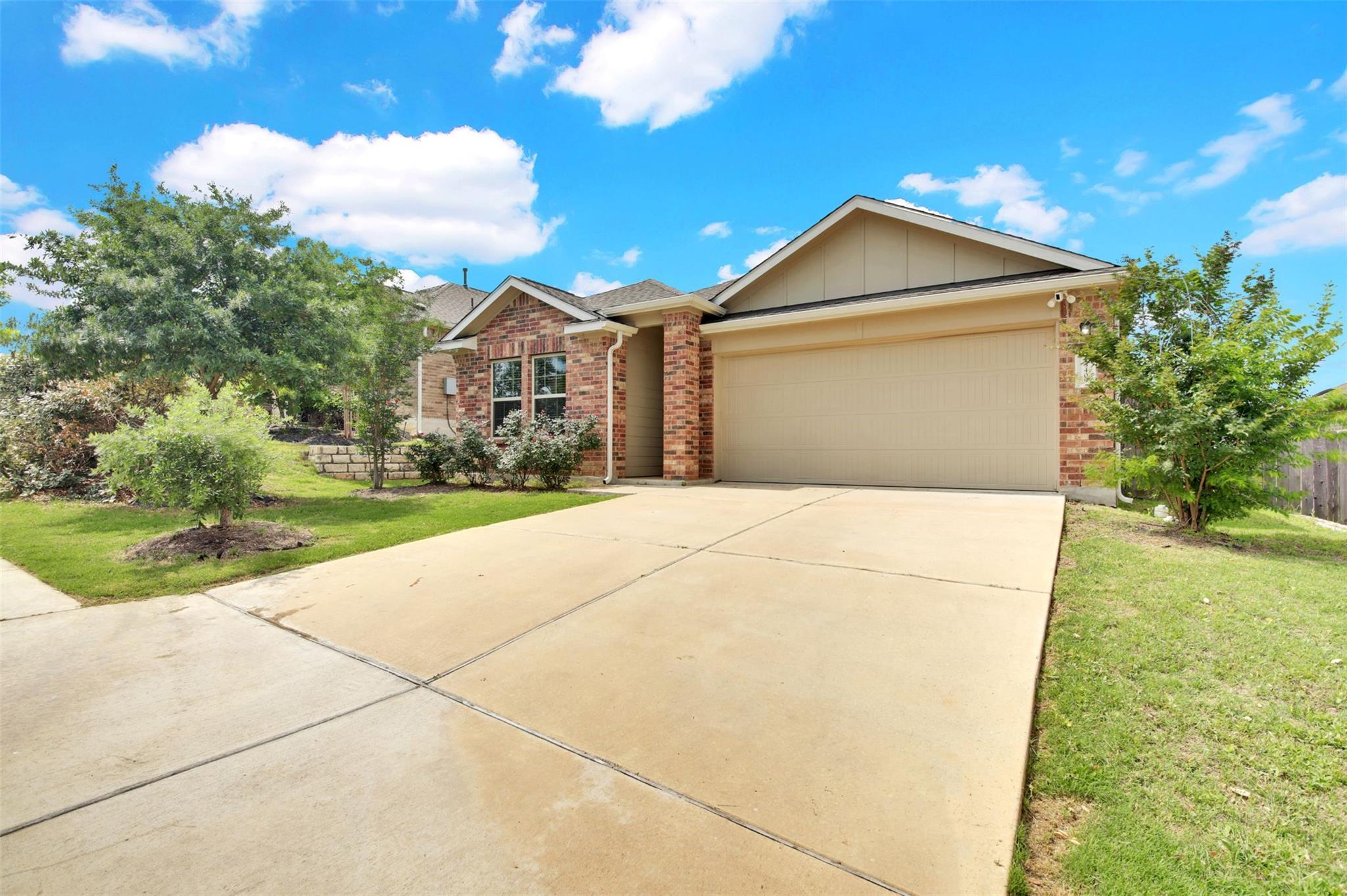 15409 Summer Ray Dr Property Photo 2