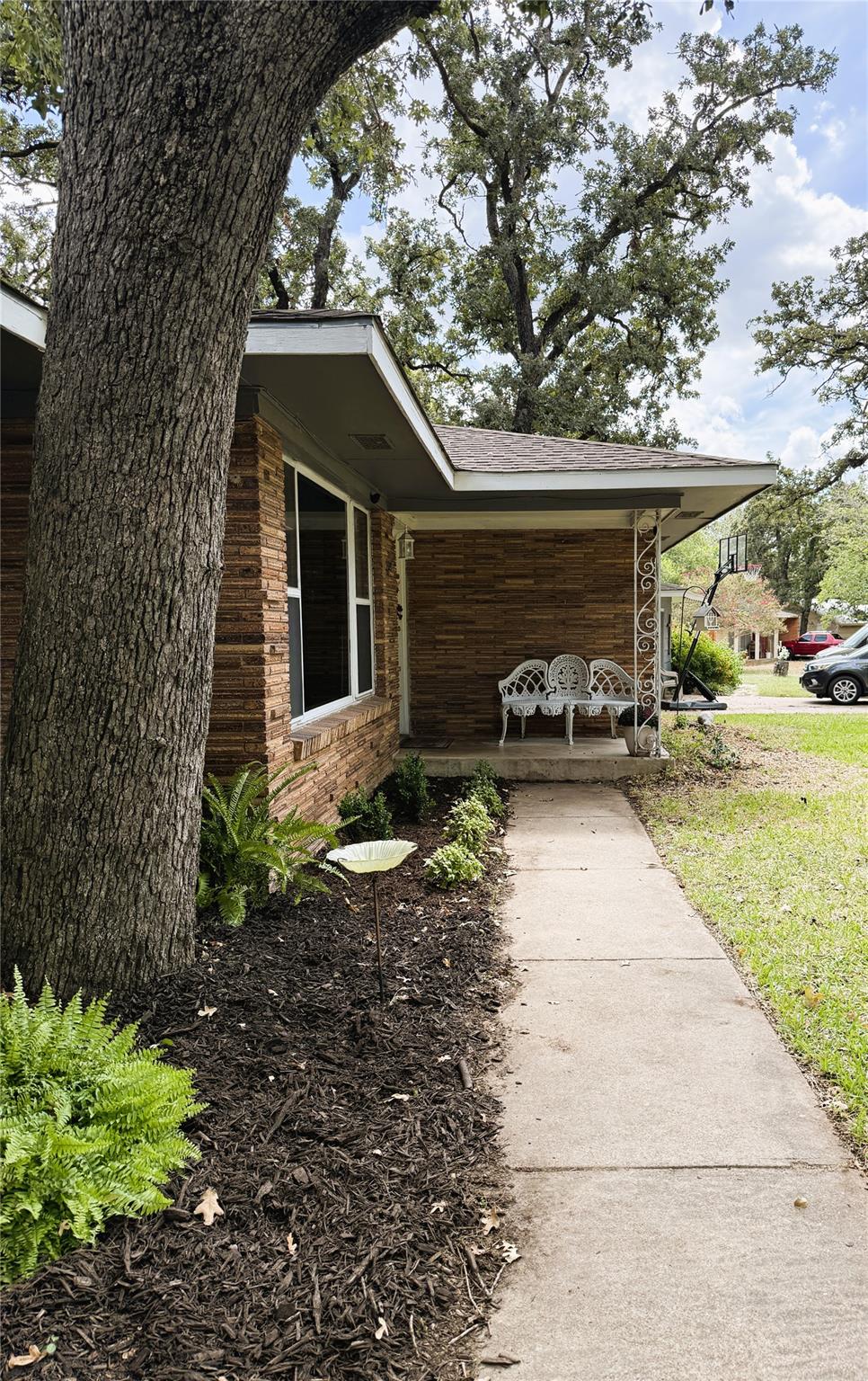 2105 Vogel Ave Property Photo 2