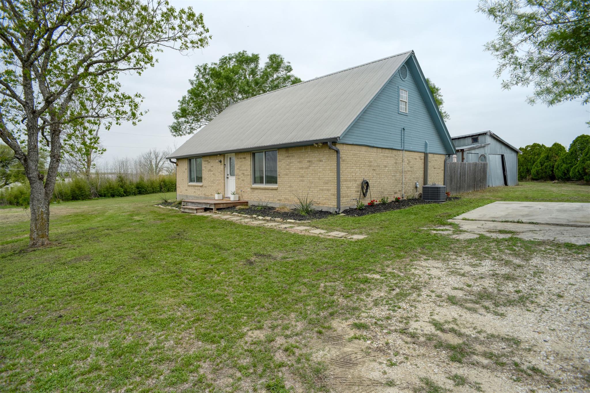 224 Windridge Dr Property Photo