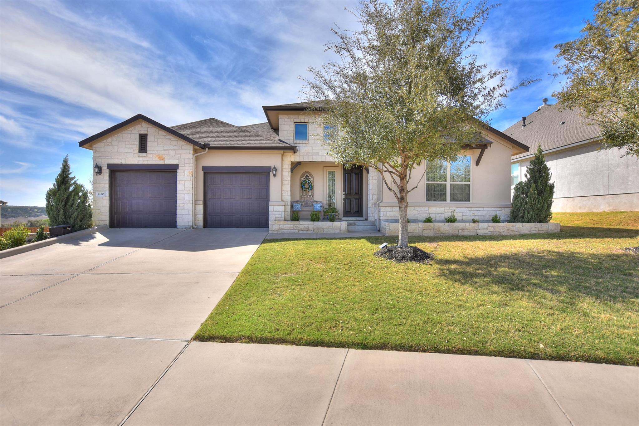 1120 Lazy Oaks Dr Property Photo