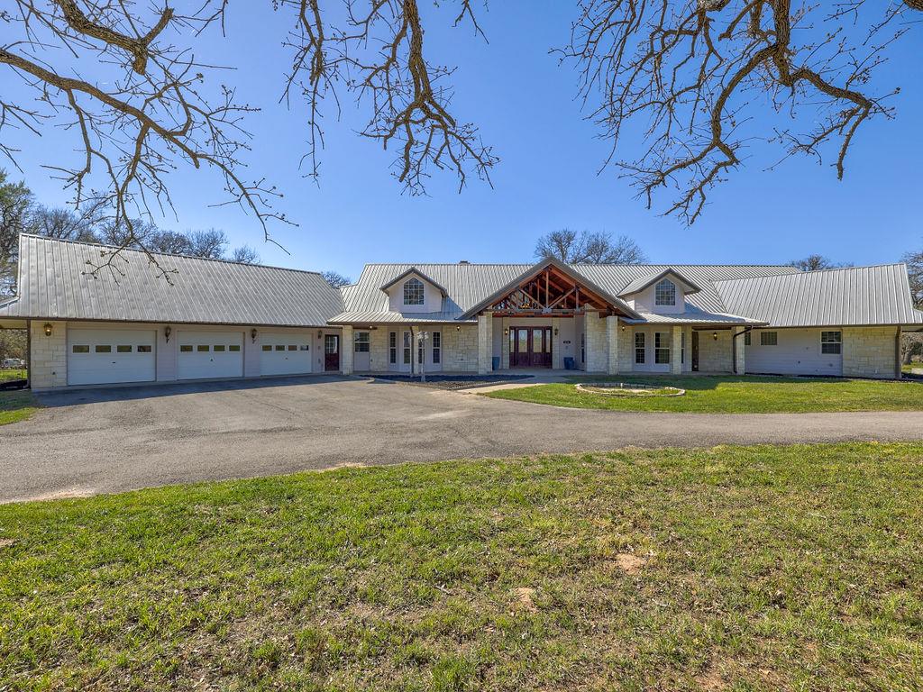 3082 County Road 446 Property Photo 2