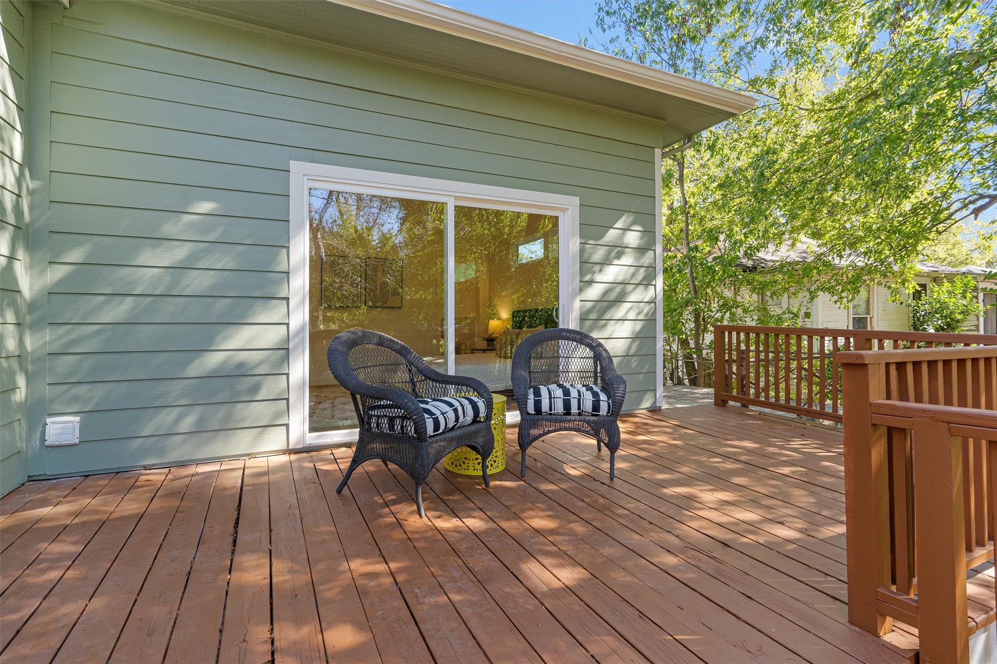 1207 Lexington St Property Photo 21