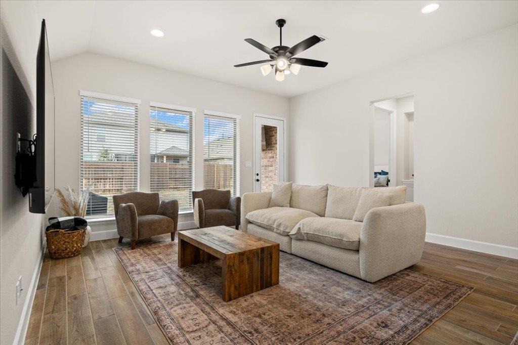 120 Plumbago Loop Property Photo 16