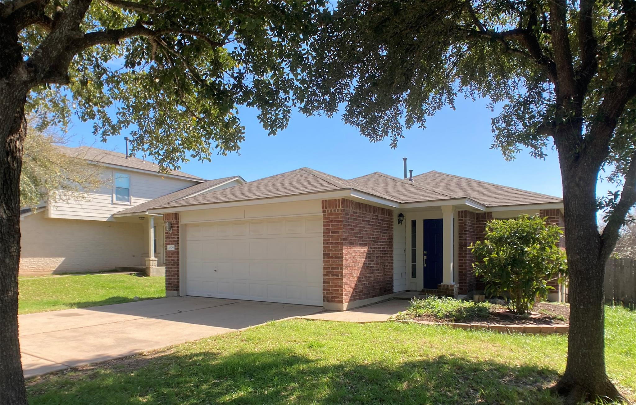 1009 Grey Castle Dr Property Photo 1