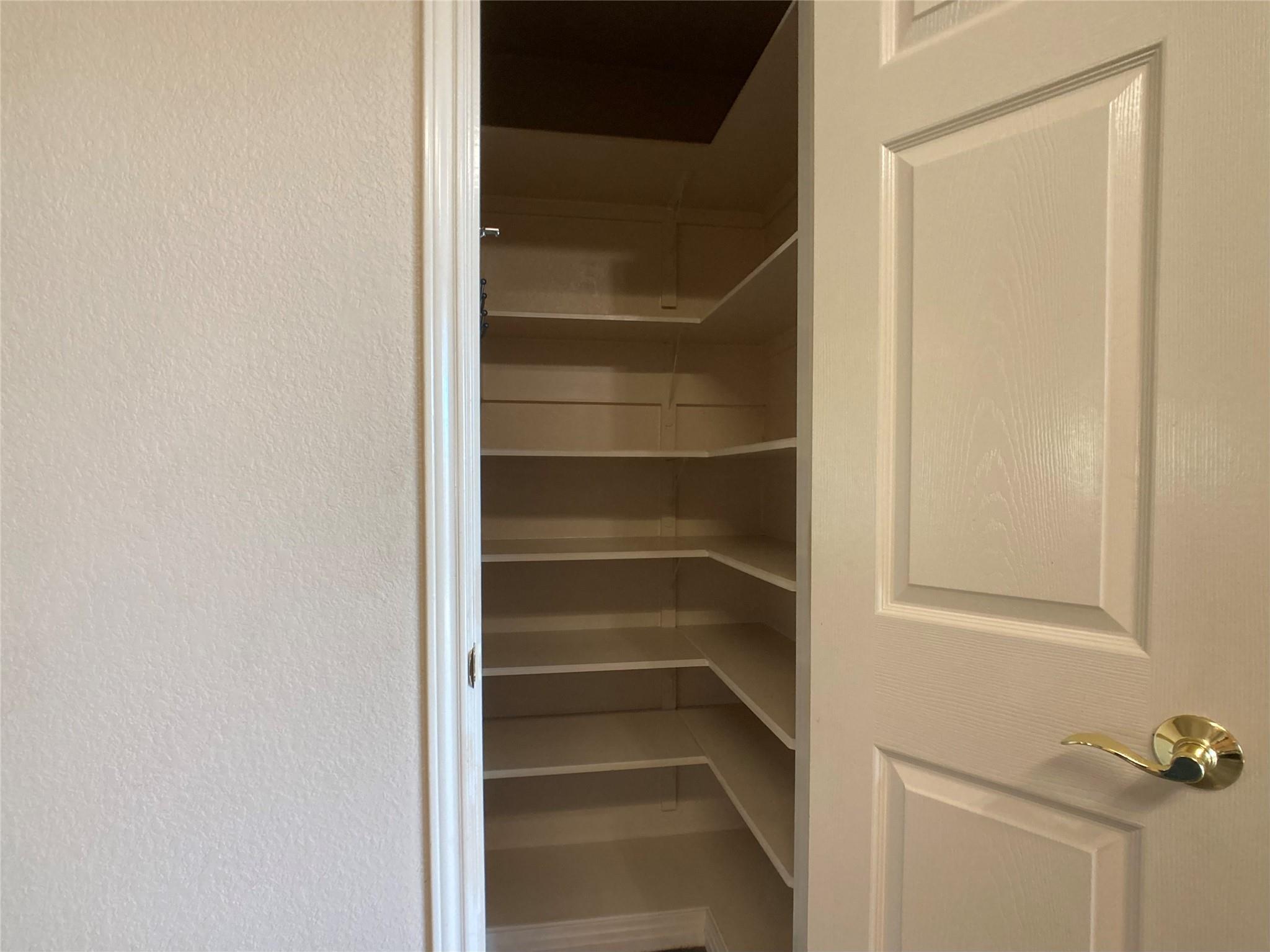 1009 Grey Castle Dr Property Photo 8