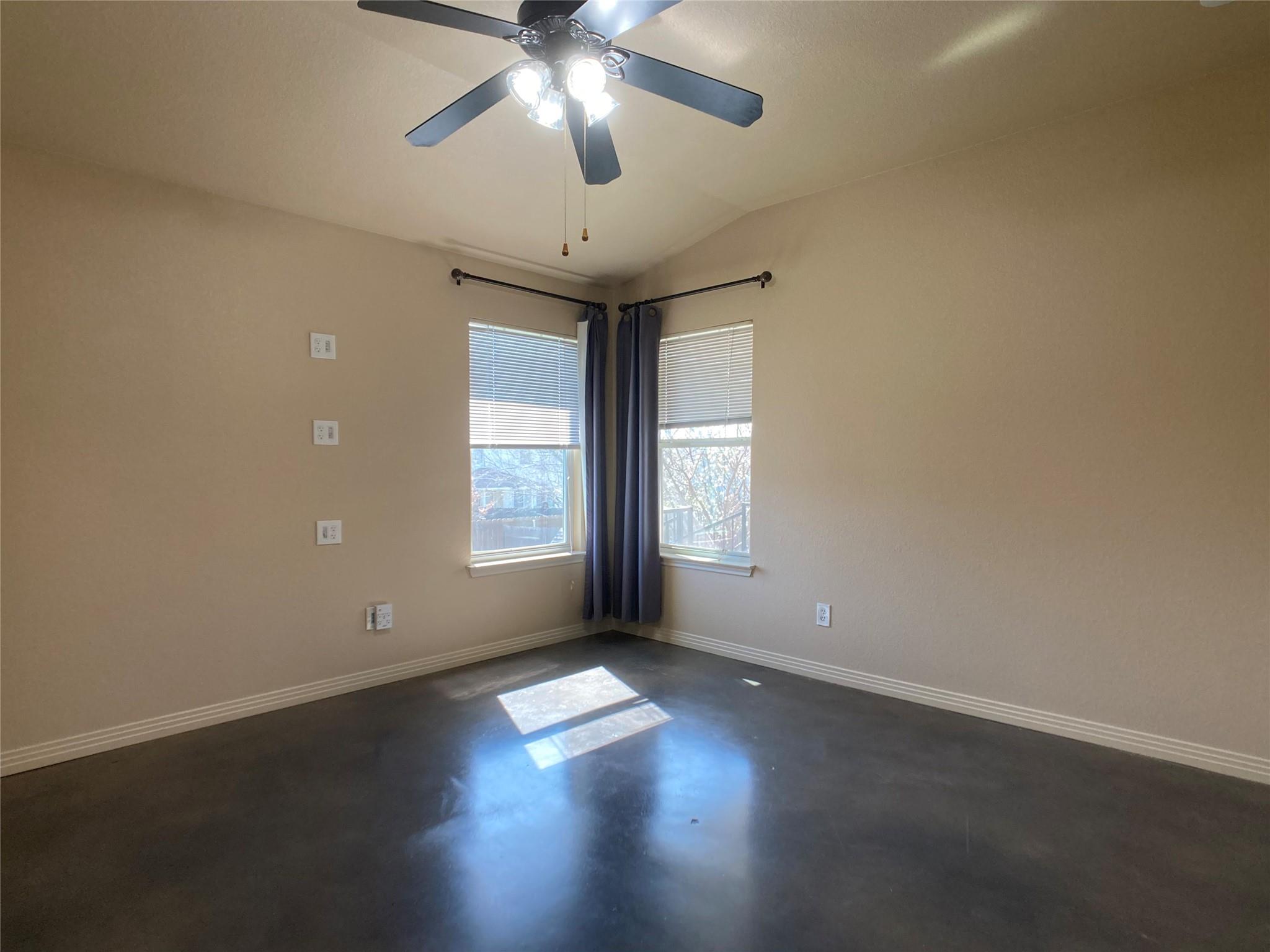 1009 Grey Castle Dr Property Photo 10