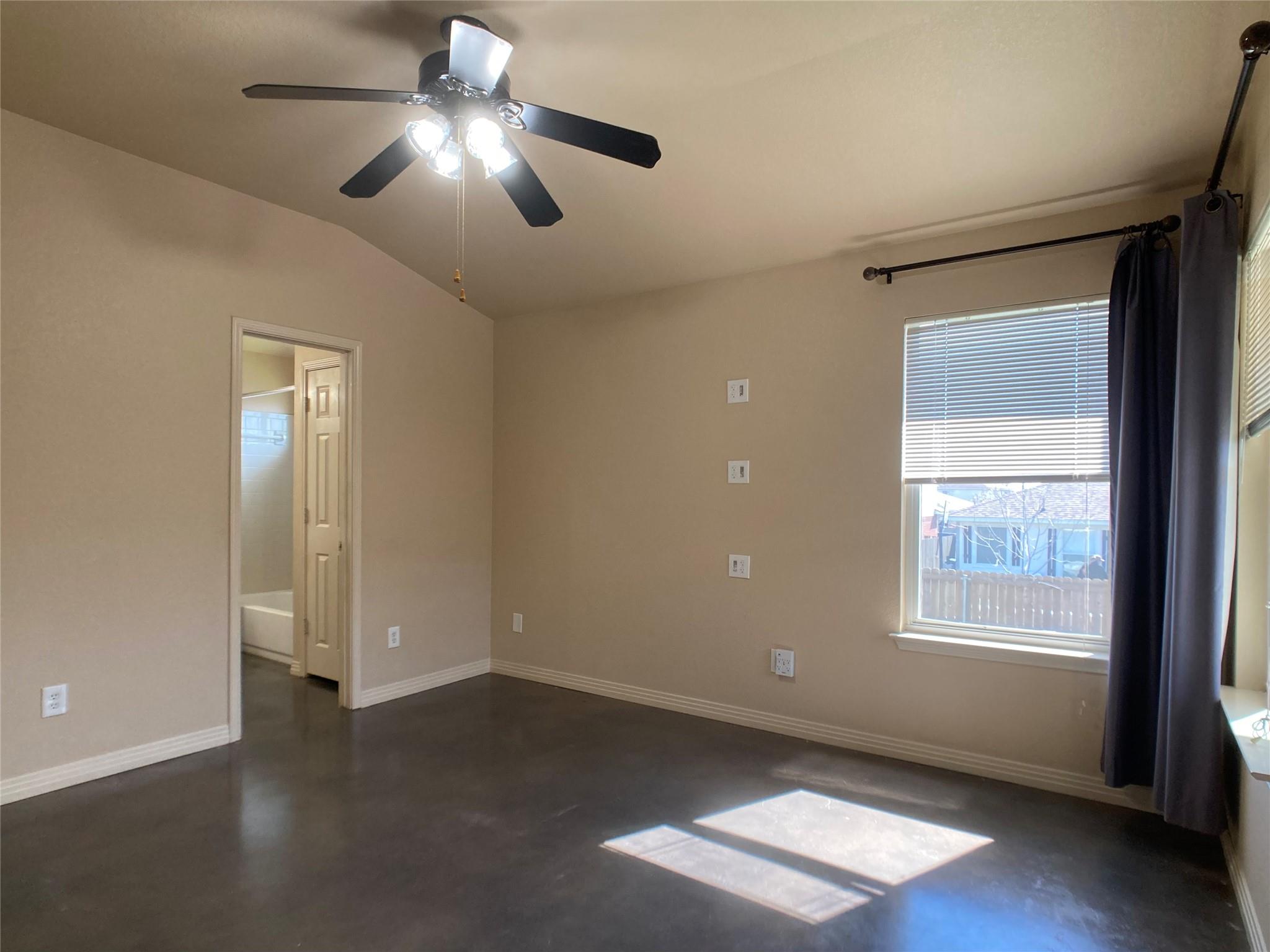 1009 Grey Castle Dr Property Photo 11
