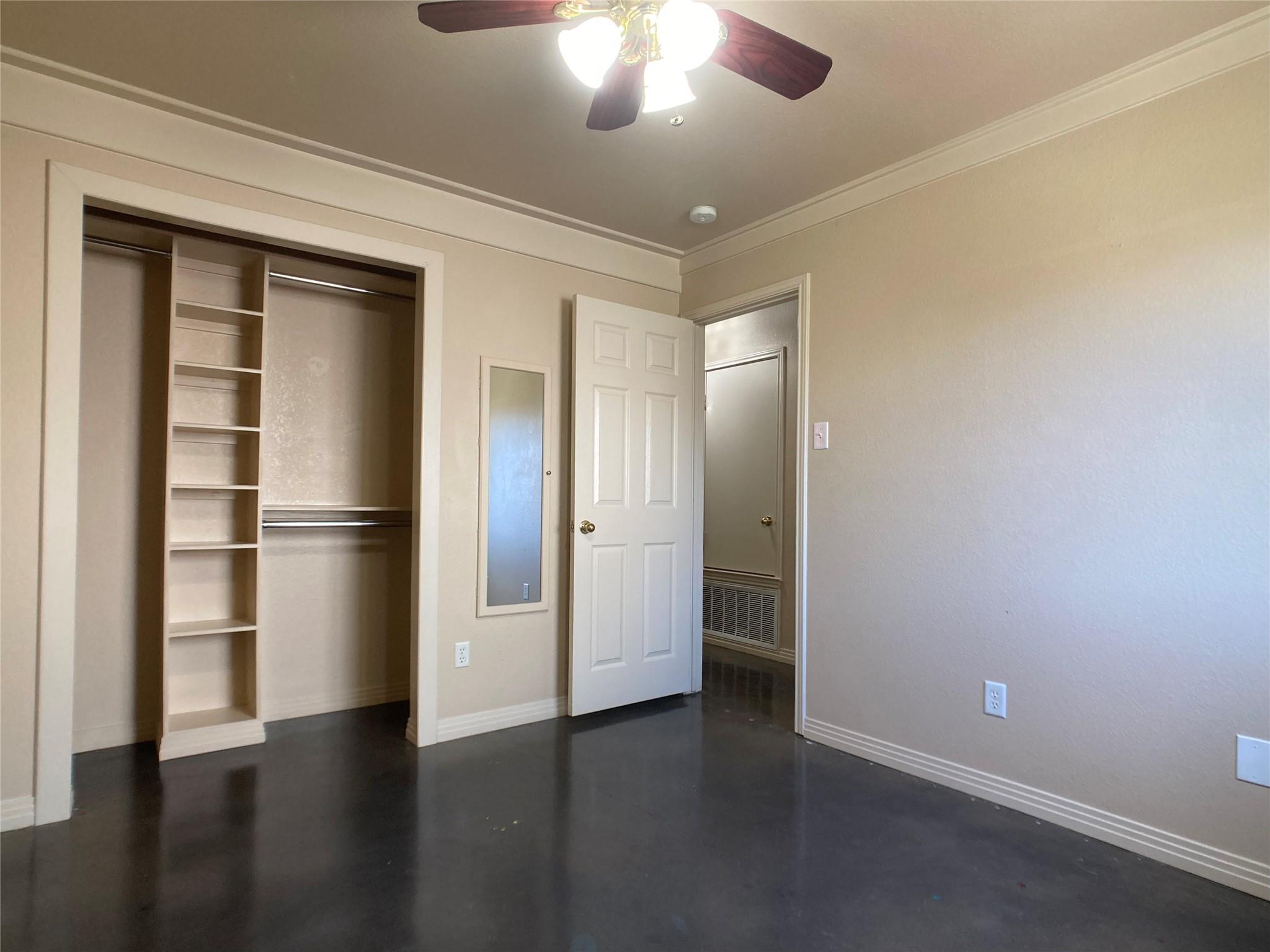1009 Grey Castle Dr Property Photo 21