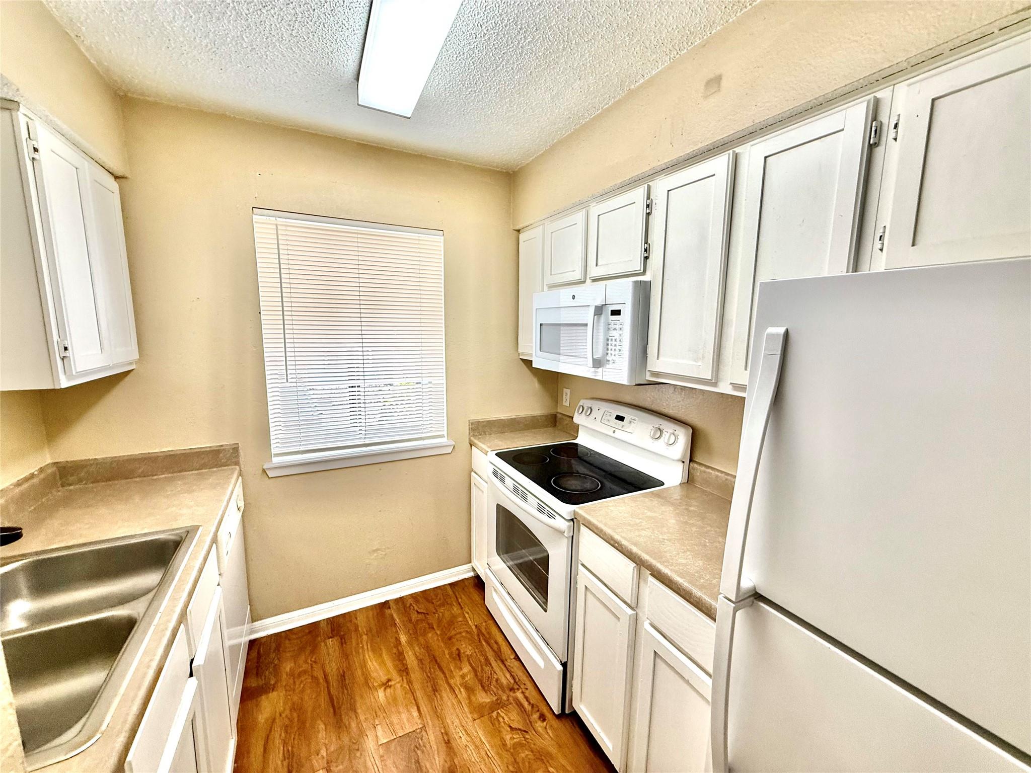 8811 Schick Rd #b Property Photo 5