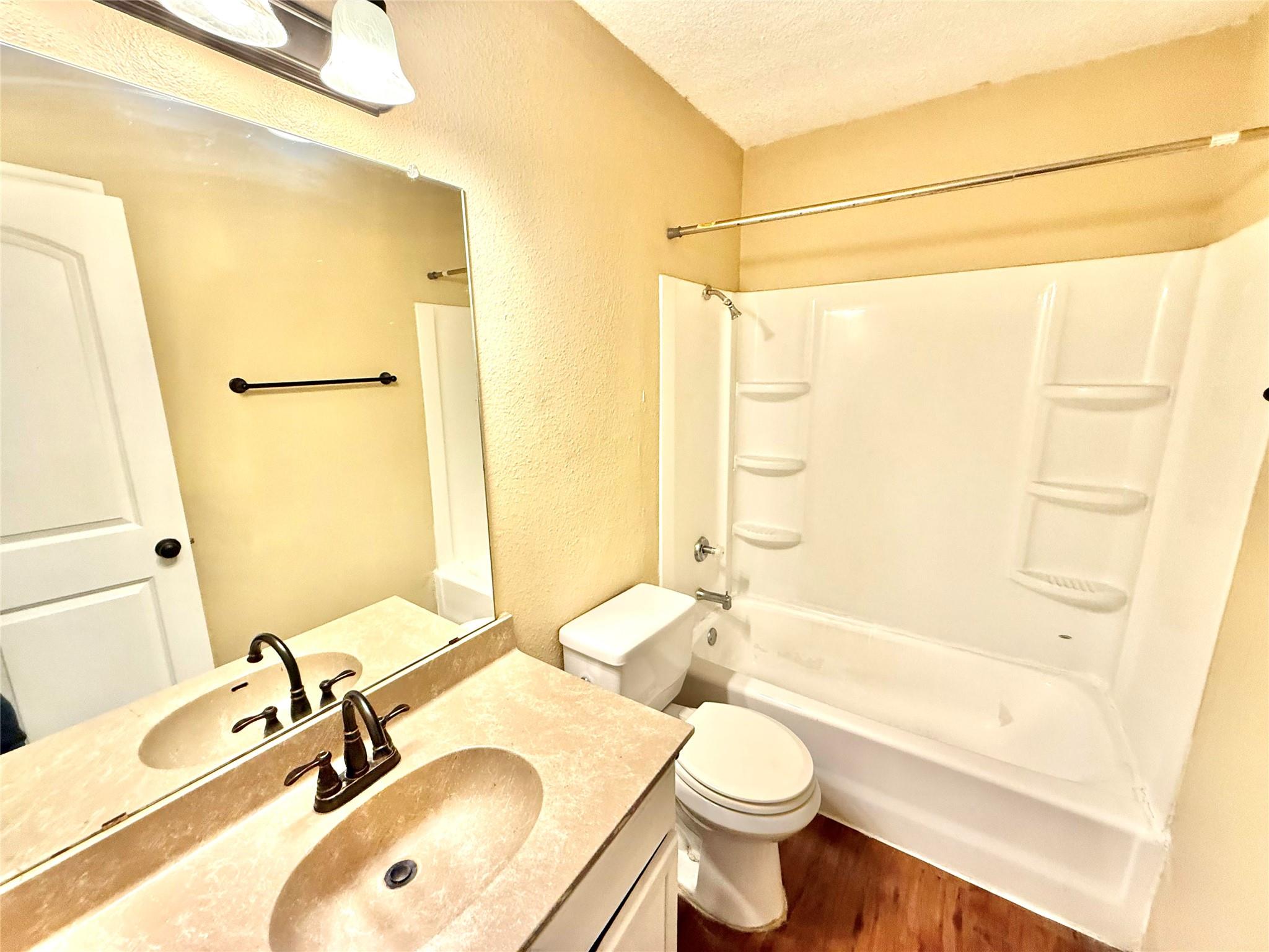 8811 Schick Rd #b Property Photo 9