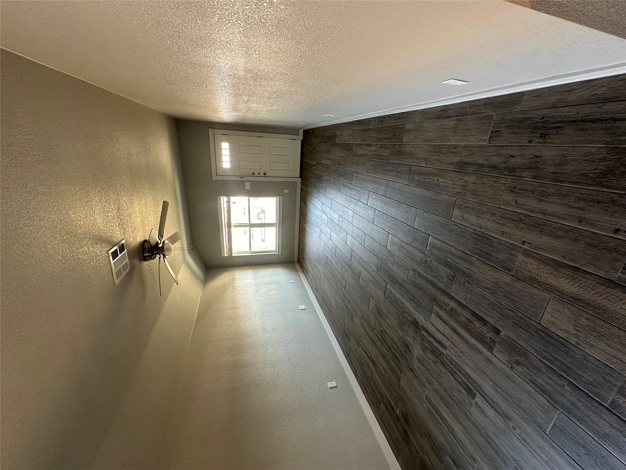 3102 Stonewall Dr #b Property Photo 2