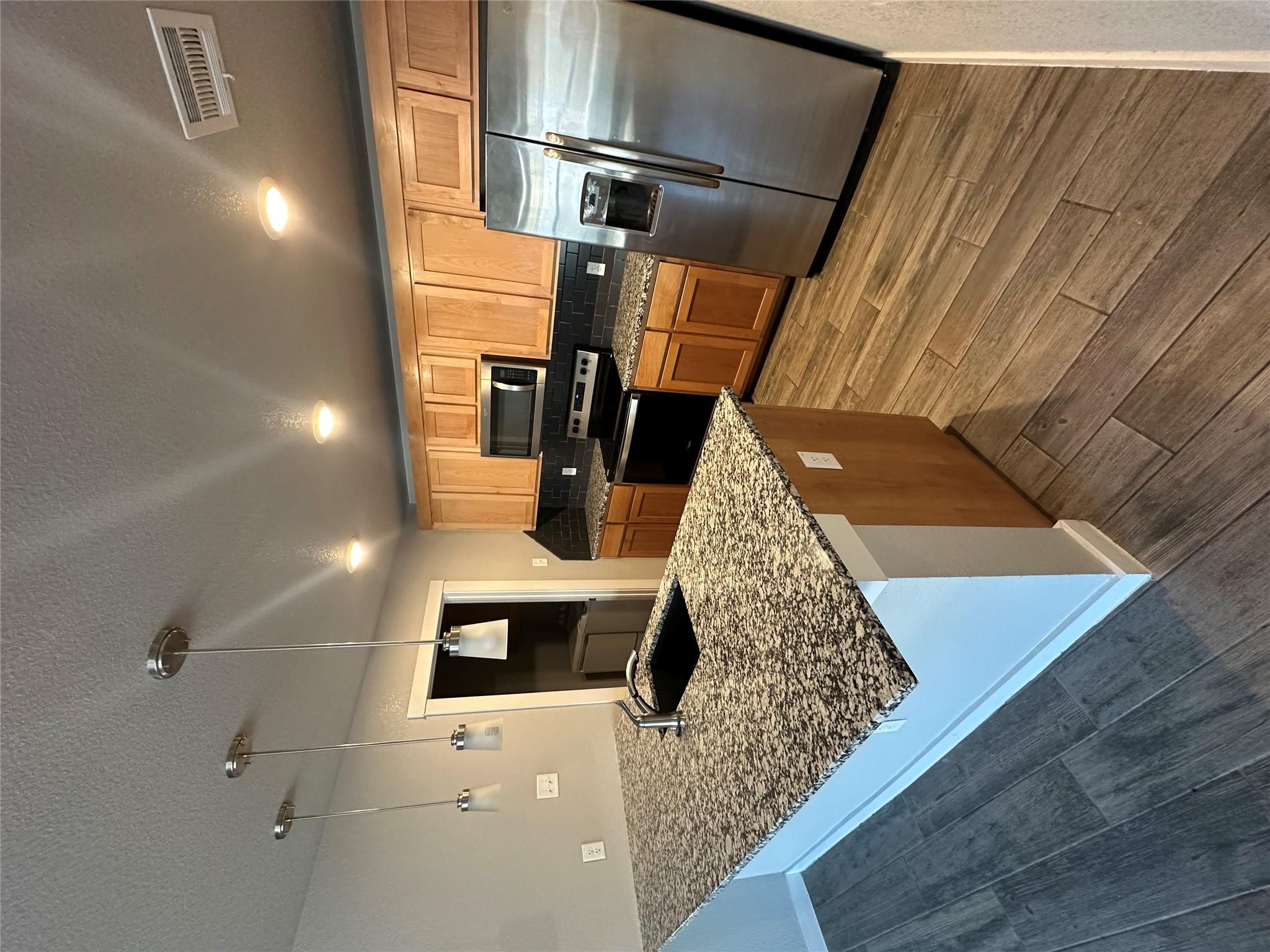 3102 Stonewall Dr #b Property Photo 4