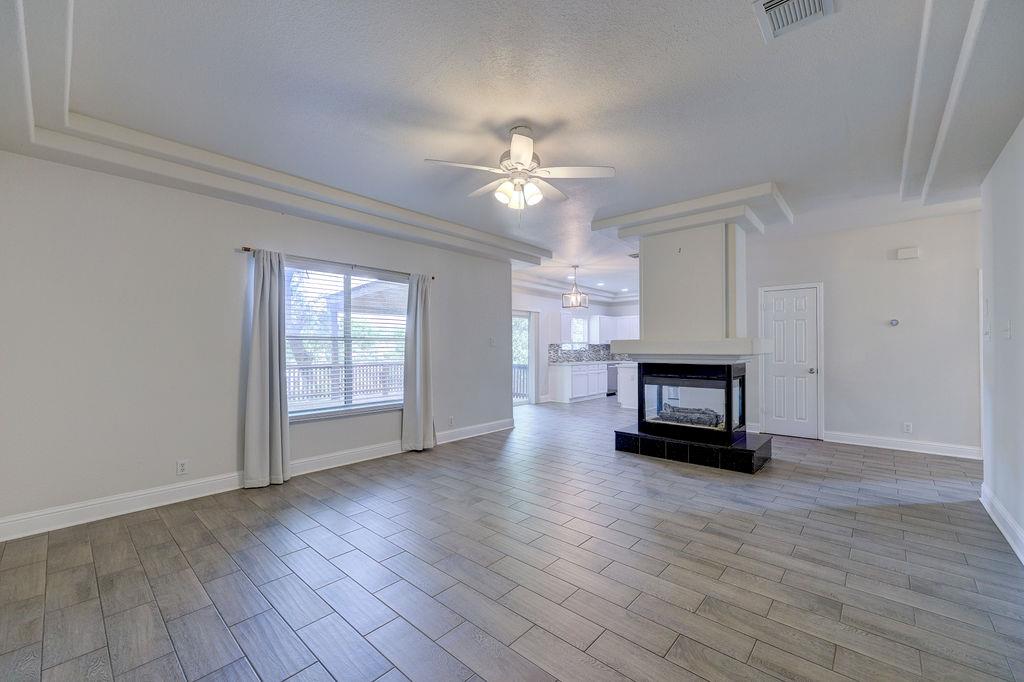 16608 Shipshaw River Dr Property Photo 4