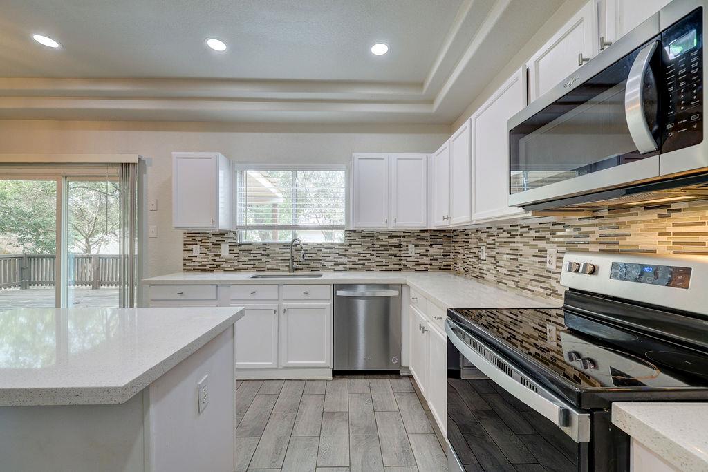 16608 Shipshaw River Dr Property Photo 11