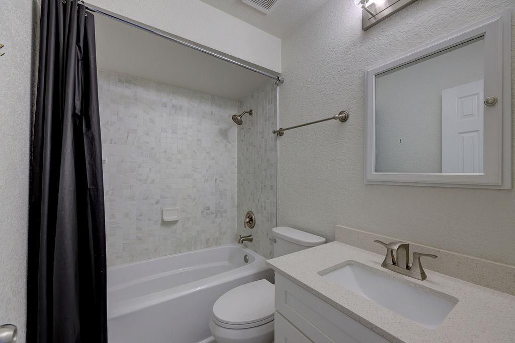 16608 Shipshaw River Dr Property Photo 25
