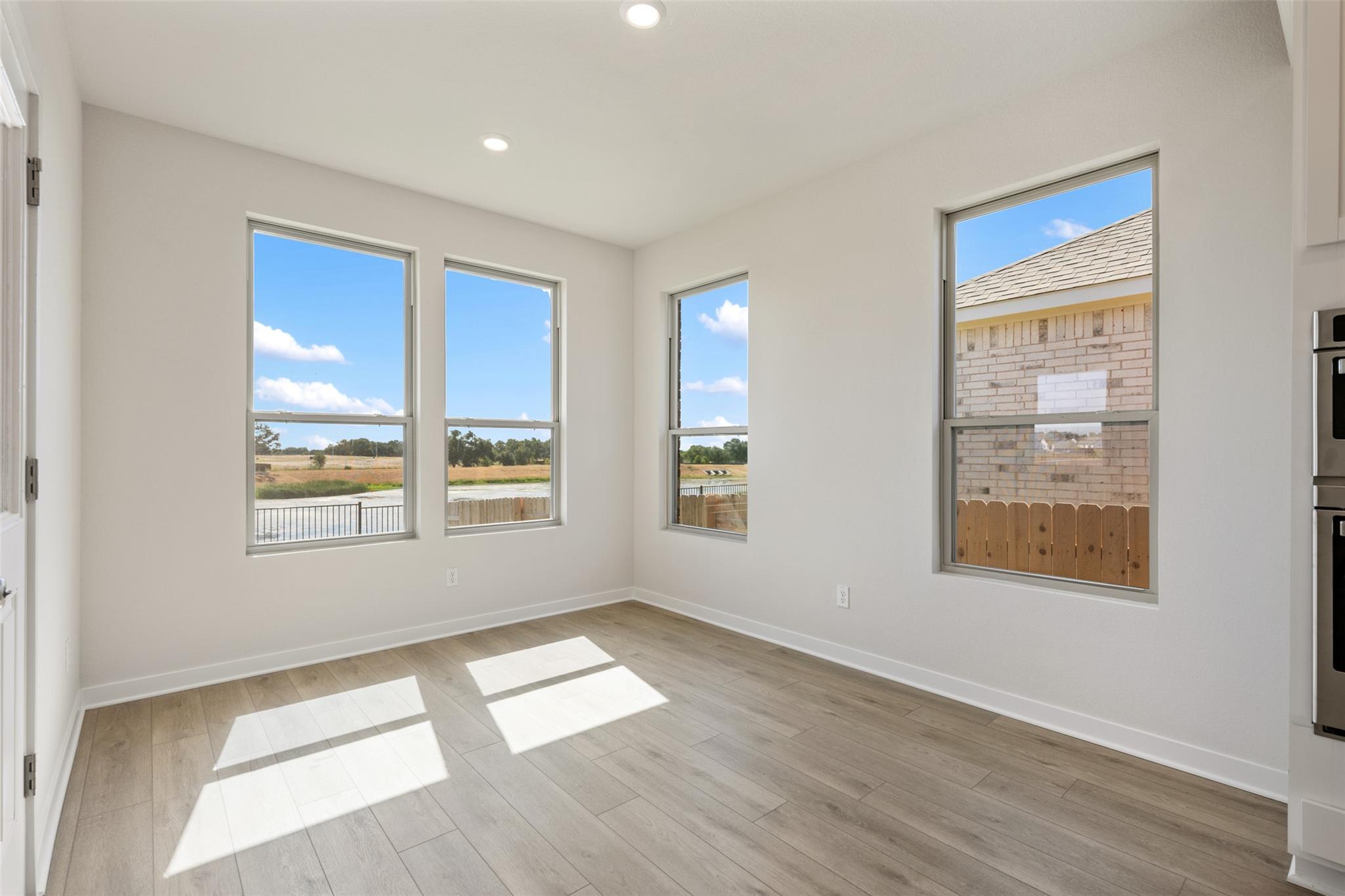 509 Redding Way Property Photo 19