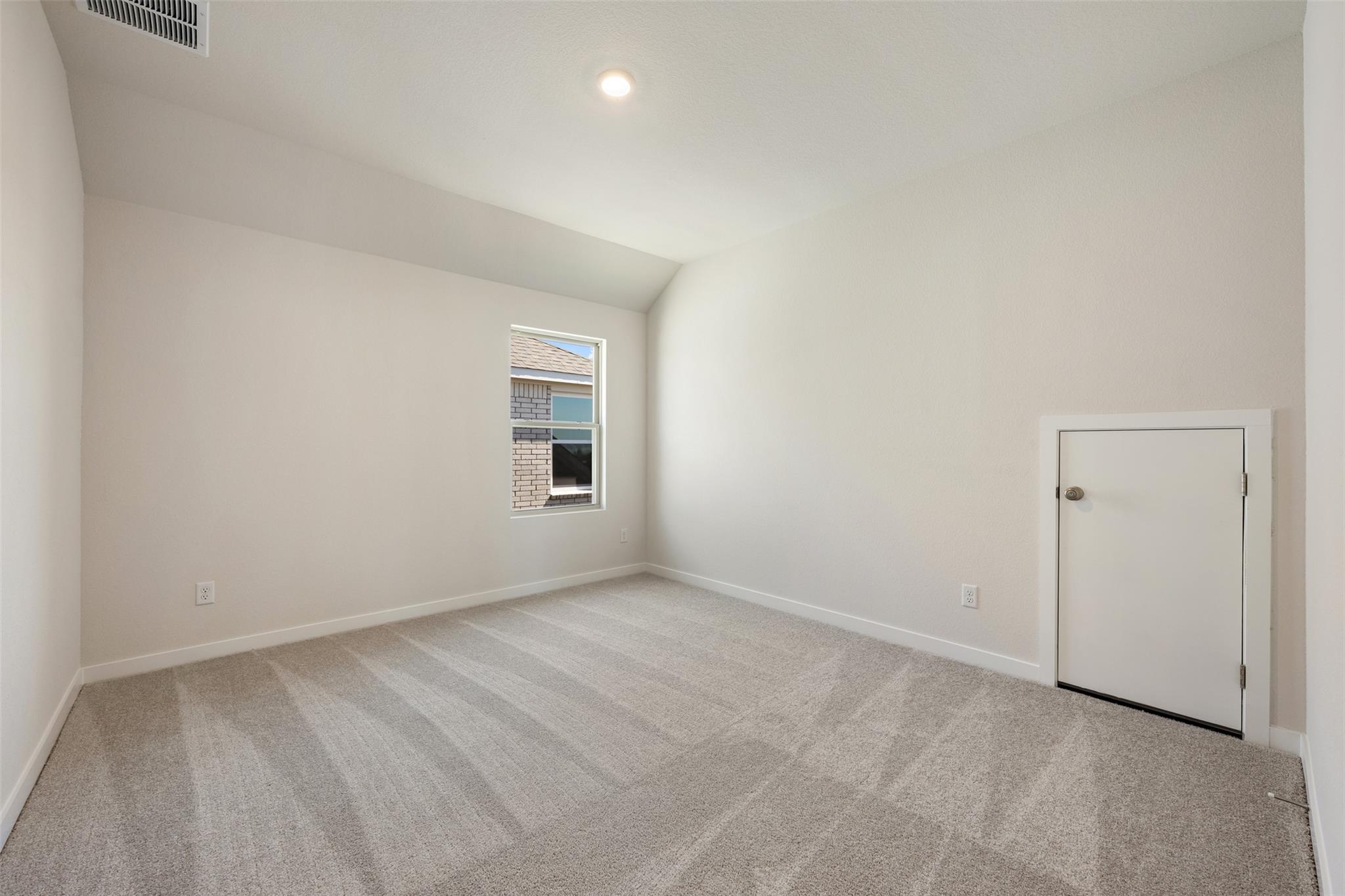 509 Redding Way Property Photo 31