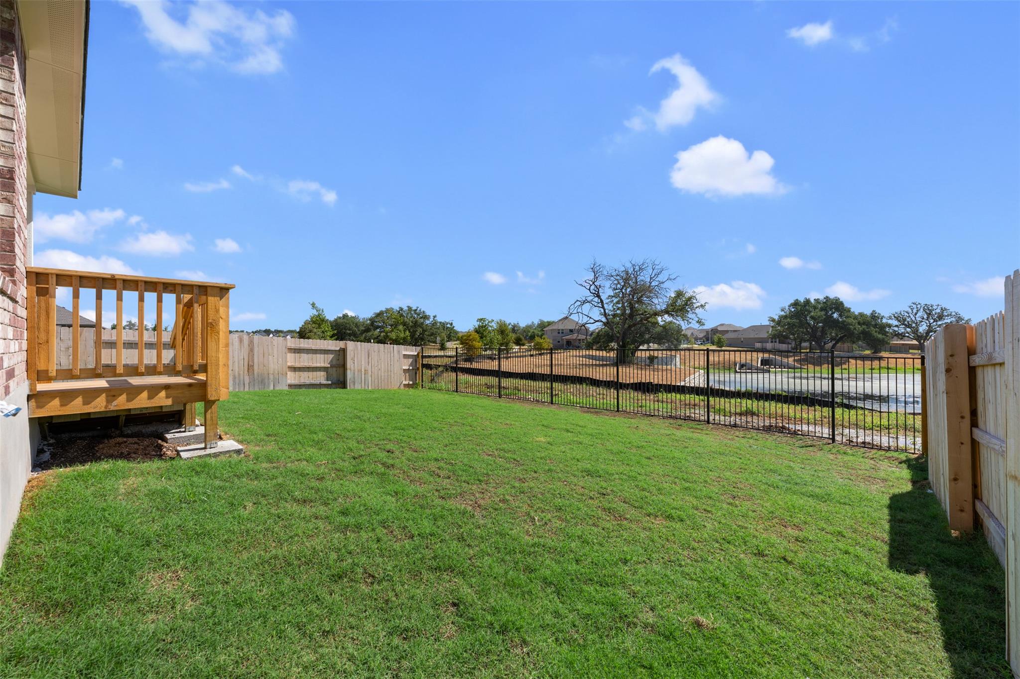 509 Redding Way Property Photo 34