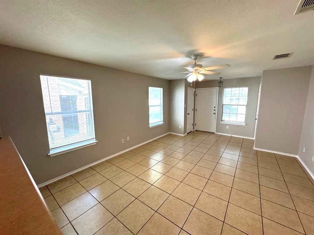 6733 Plains Crest Dr Property Photo 4