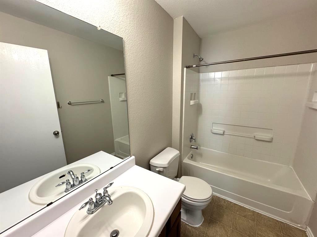 6733 Plains Crest Dr Property Photo 12