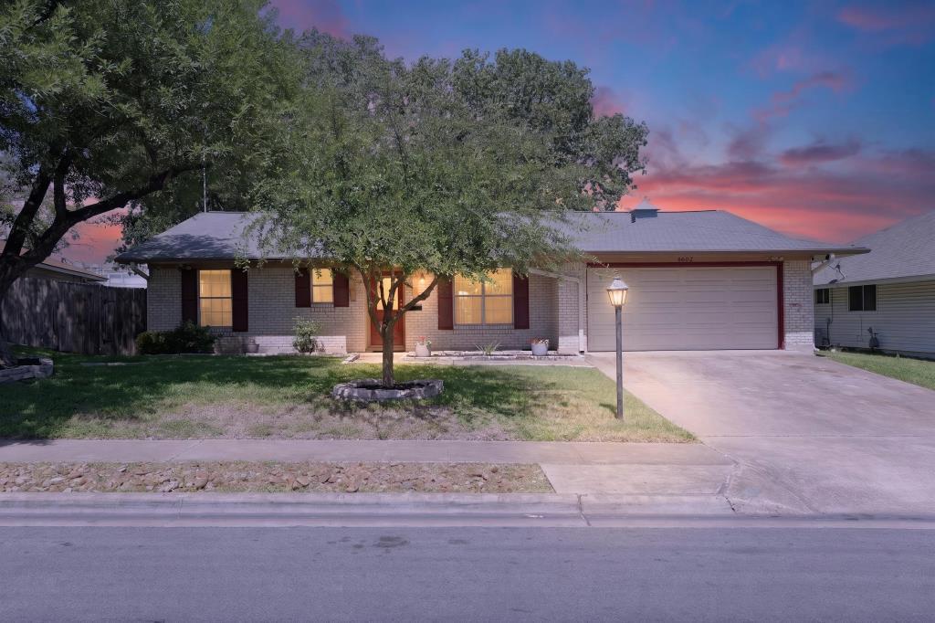 8602 Colonial Dr Property Photo 1