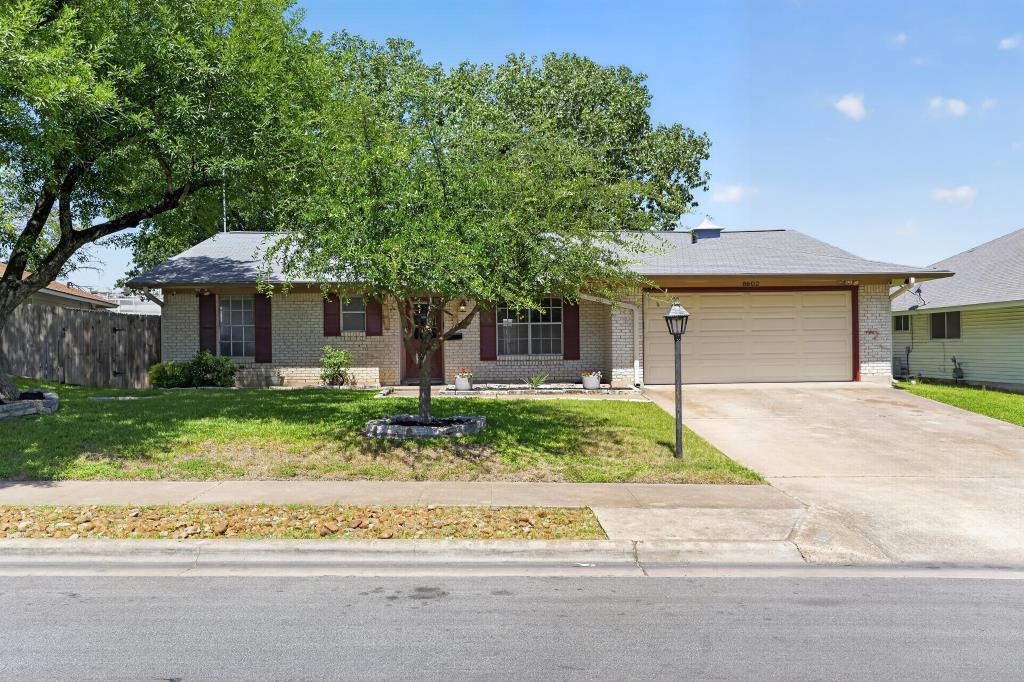 8602 Colonial Dr Property Photo 2