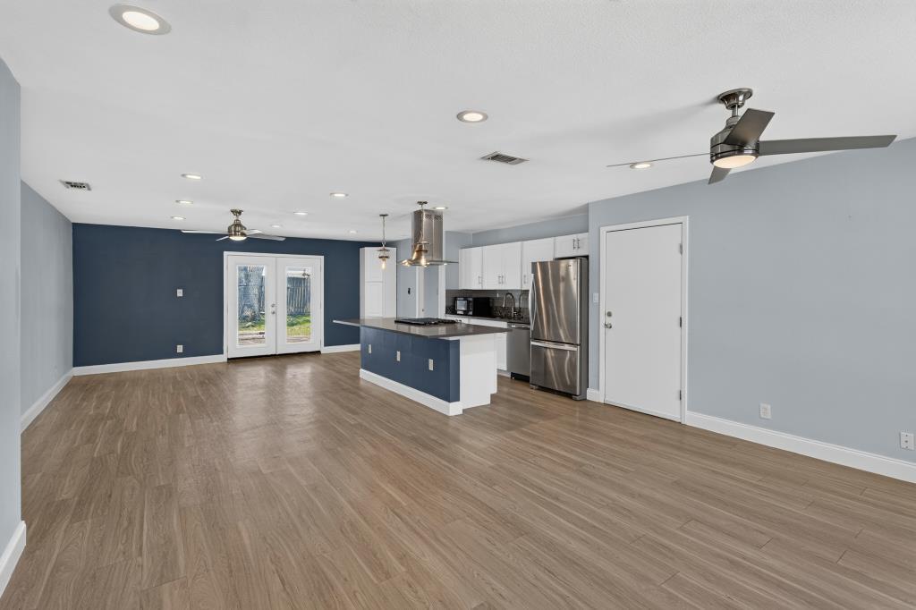 8602 Colonial Dr Property Photo 4