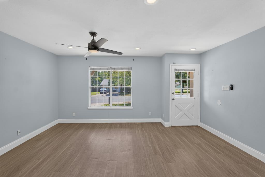 8602 Colonial Dr Property Photo 7