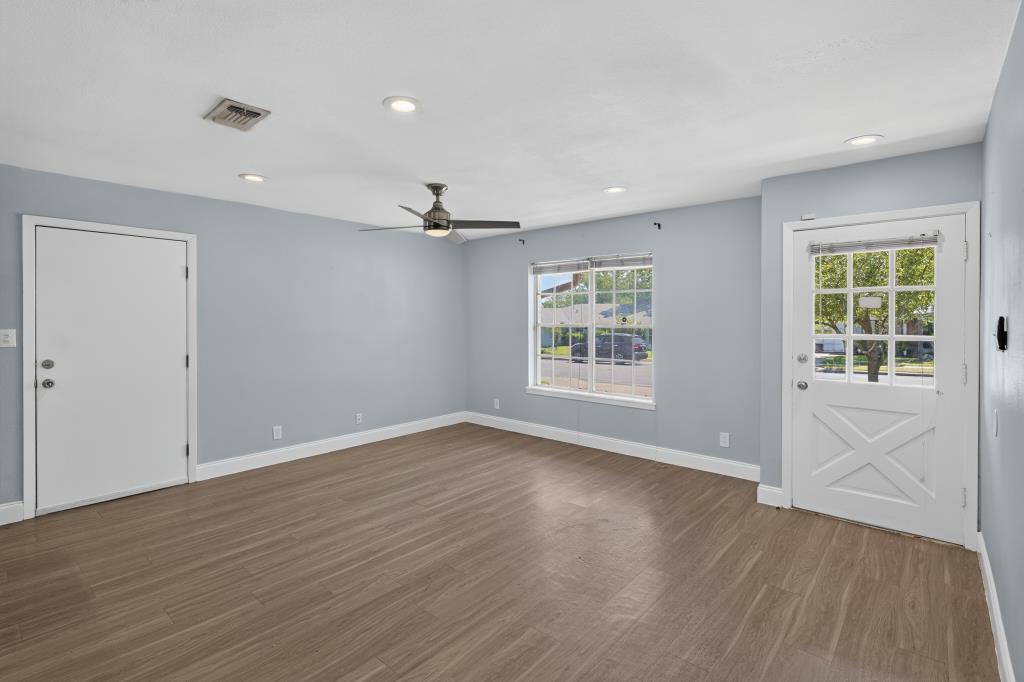 8602 Colonial Dr Property Photo 8