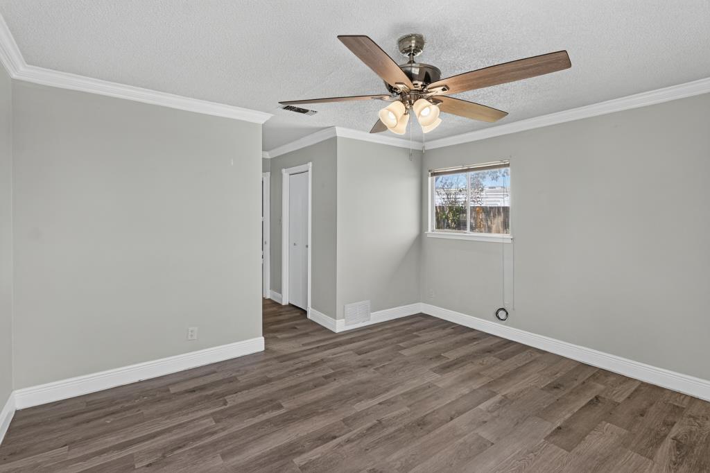 8602 Colonial Dr Property Photo 17