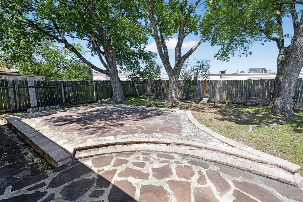8602 Colonial Dr Property Photo 33