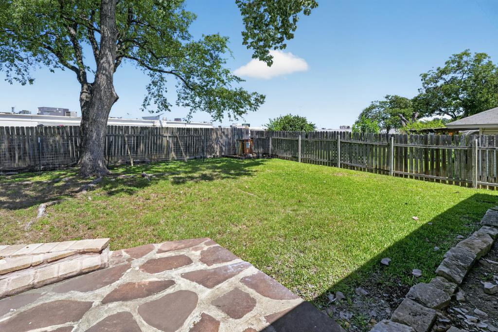 8602 Colonial Dr Property Photo 35