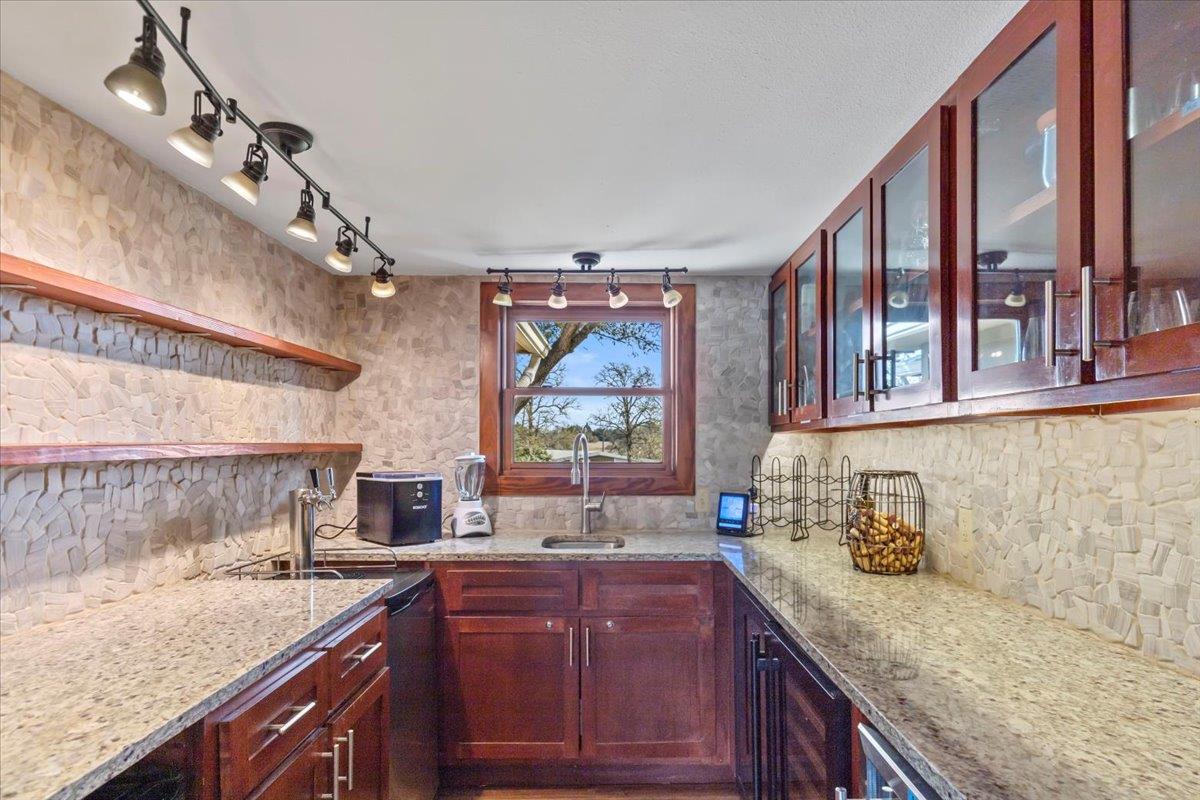 1163 Private Road 6002 Property Photo 12