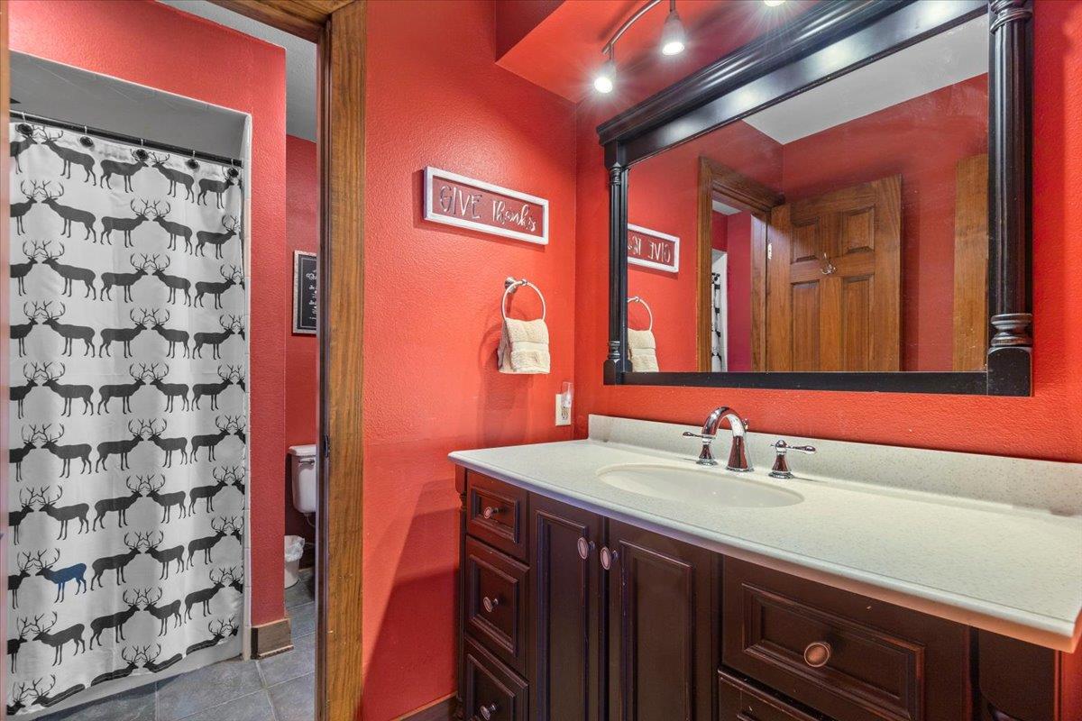 1163 Private Road 6002 Property Photo 17