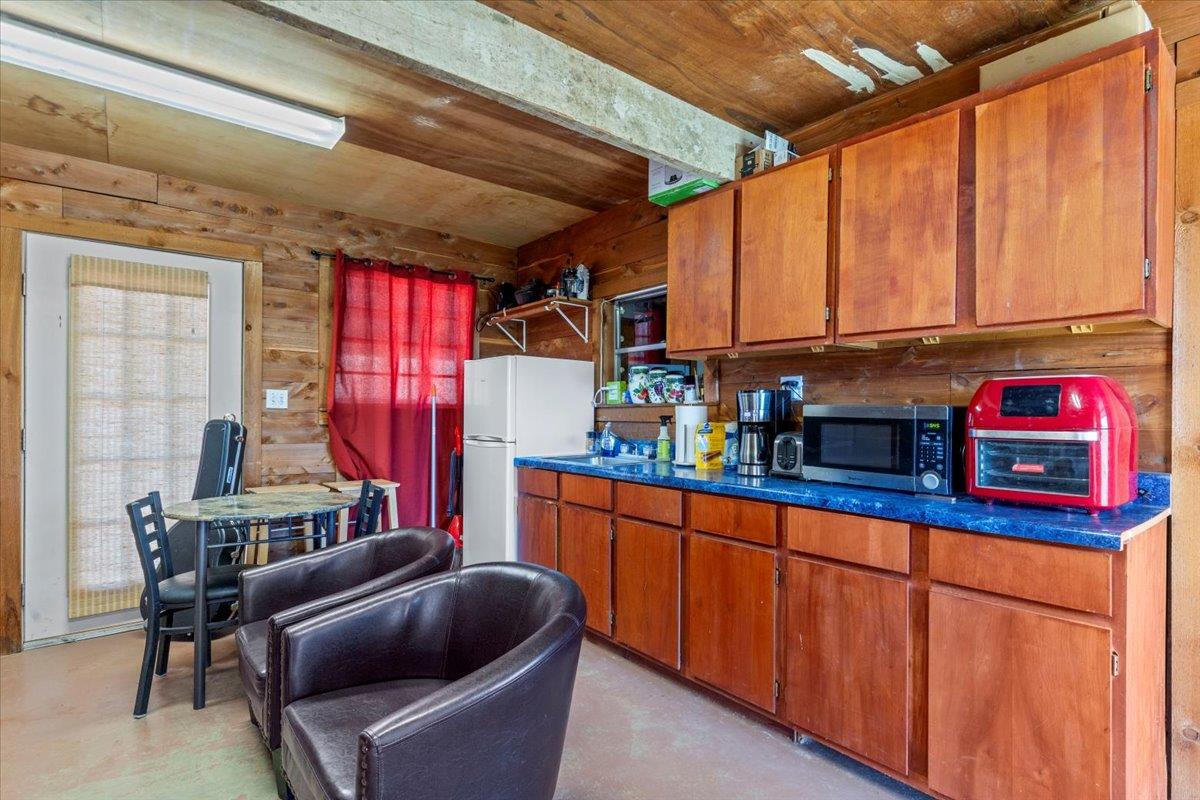 1163 Private Road 6002 Property Photo 32