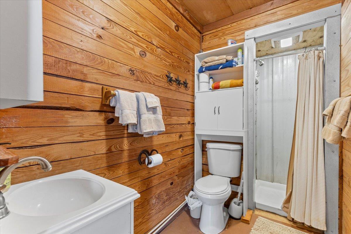 1163 Private Road 6002 Property Photo 33