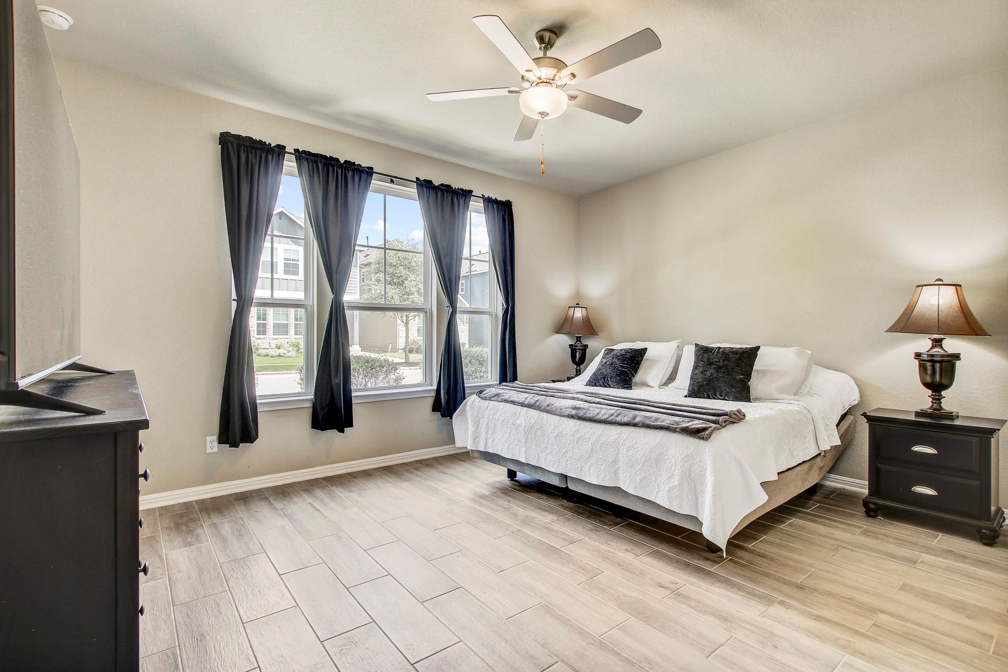 1624 Coral Sunrise Trl Property Photo 2