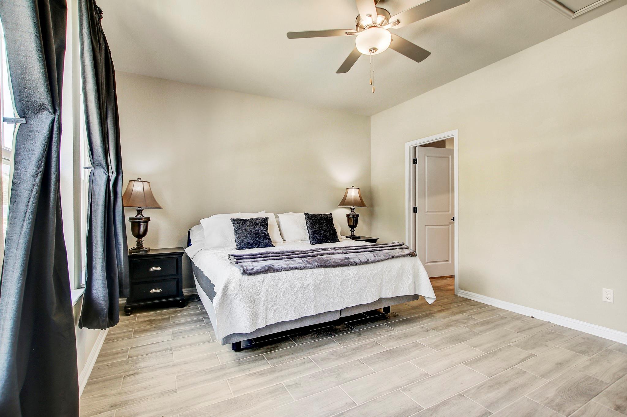 1624 Coral Sunrise Trl Property Photo 3