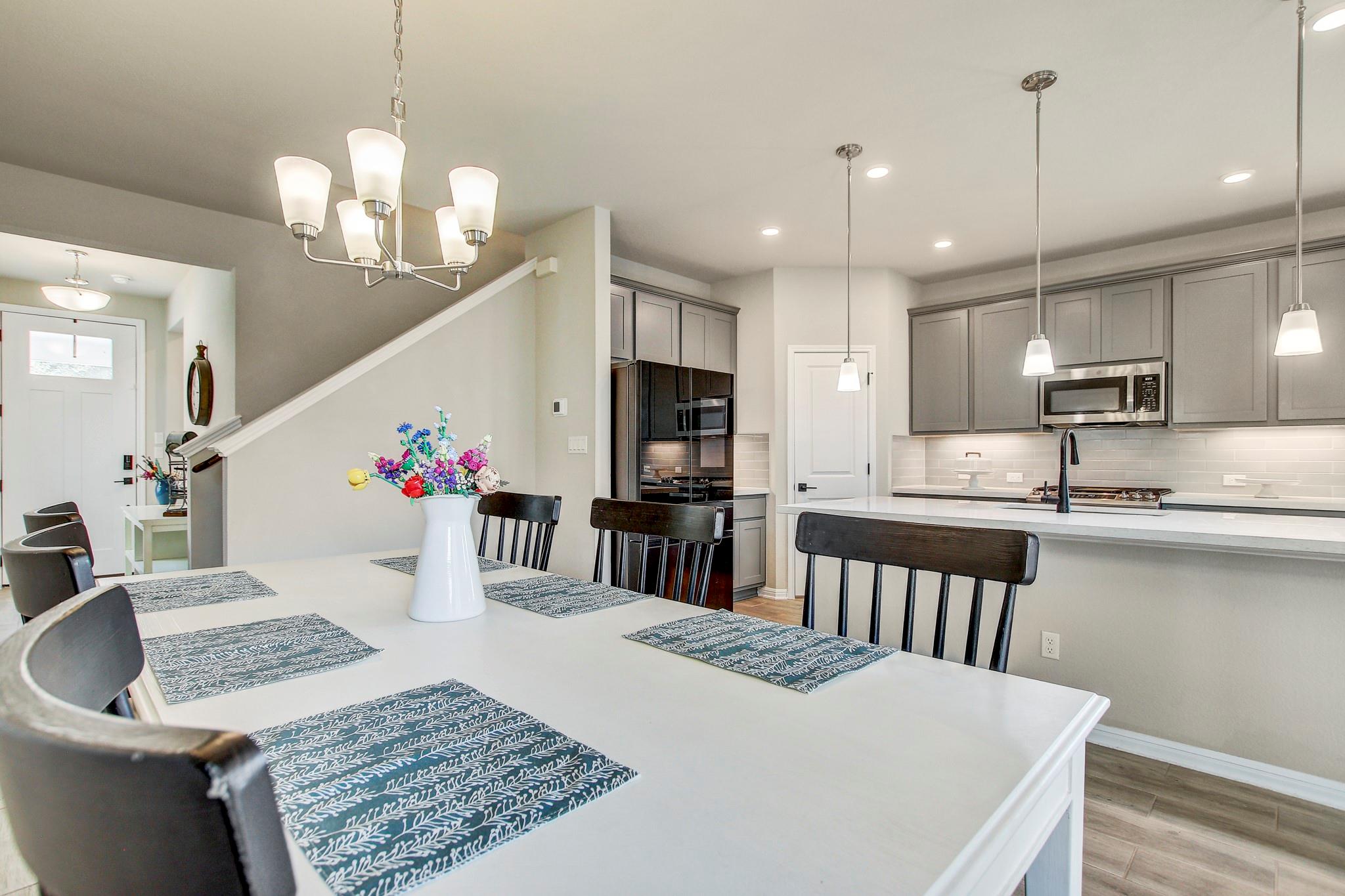 1624 Coral Sunrise Trl Property Photo 12