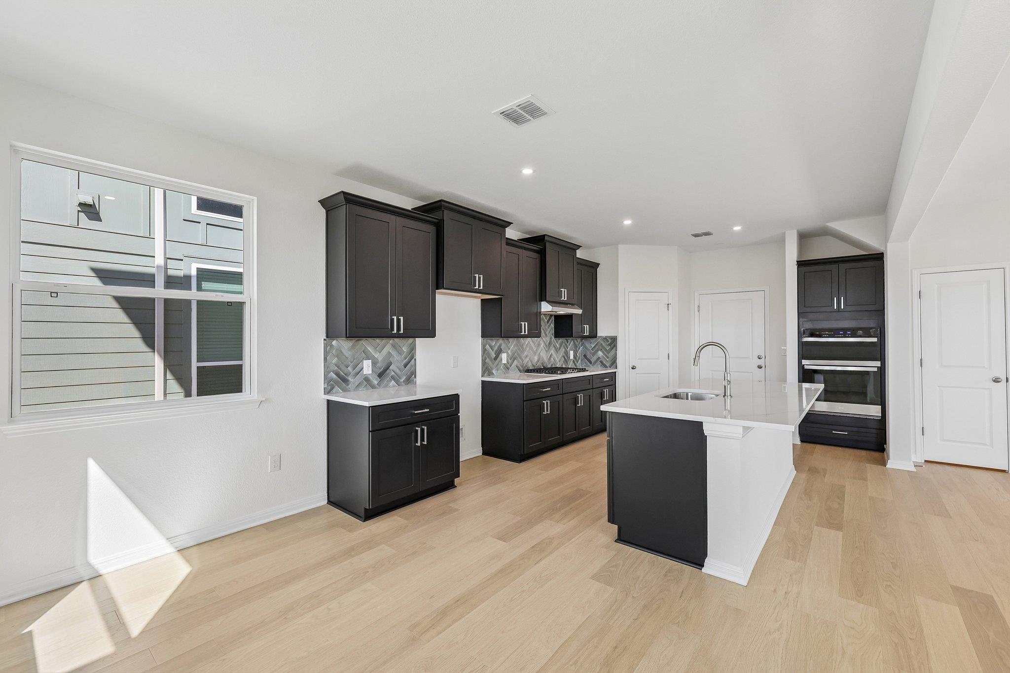 311 Young St Property Photo 3