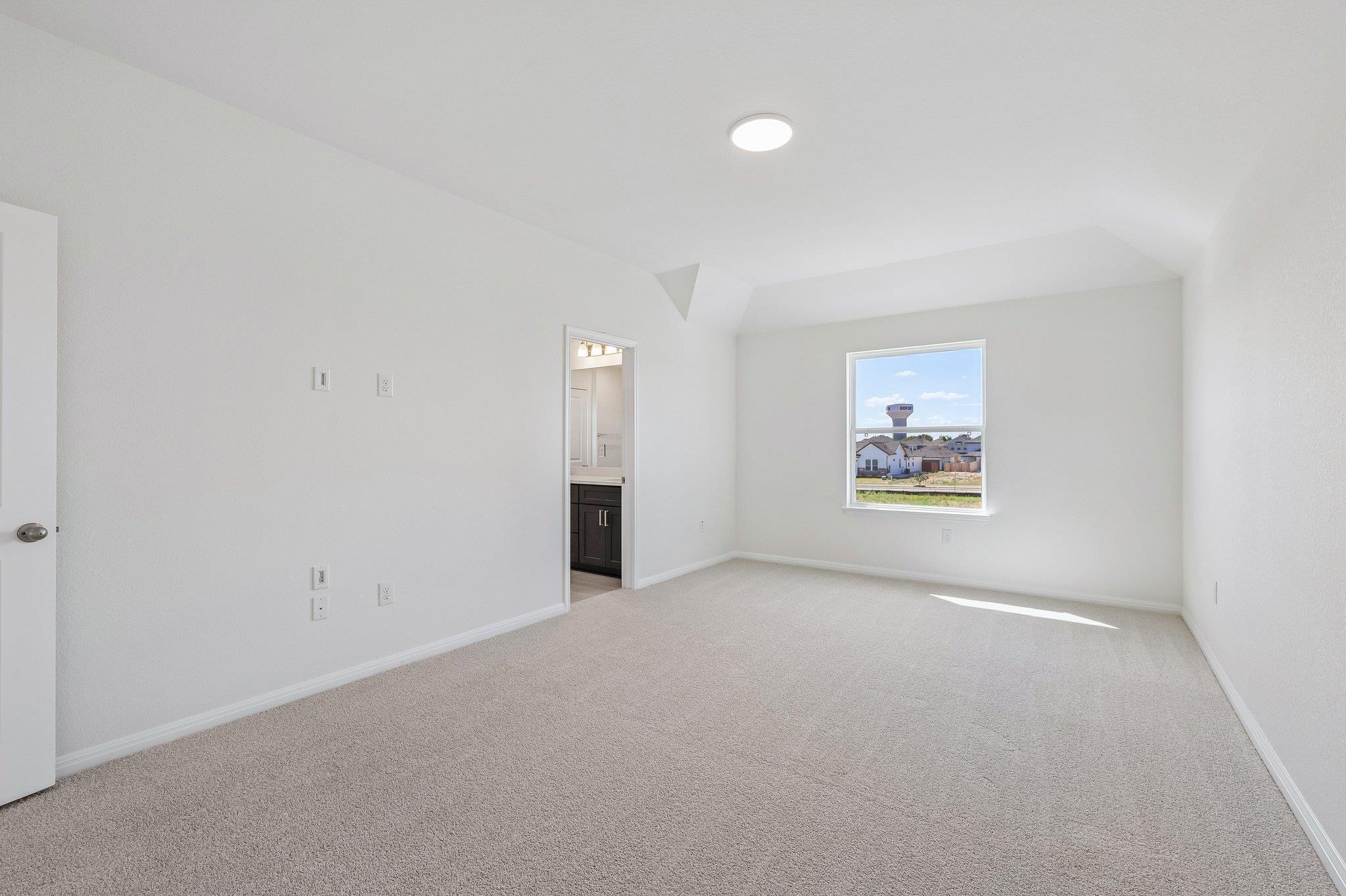 311 Young St Property Photo 12