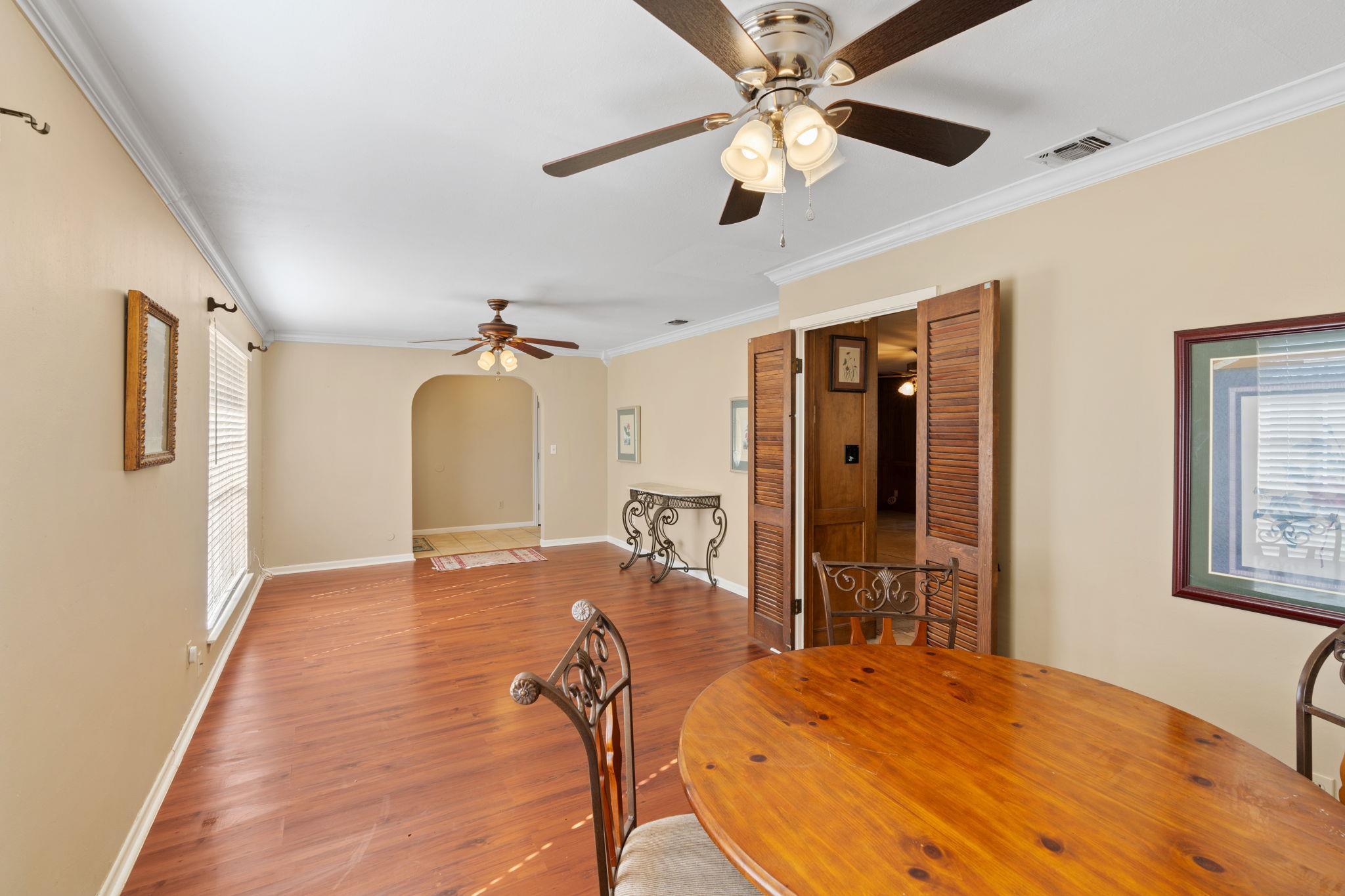 418 Hernandos Loop Property Photo 4