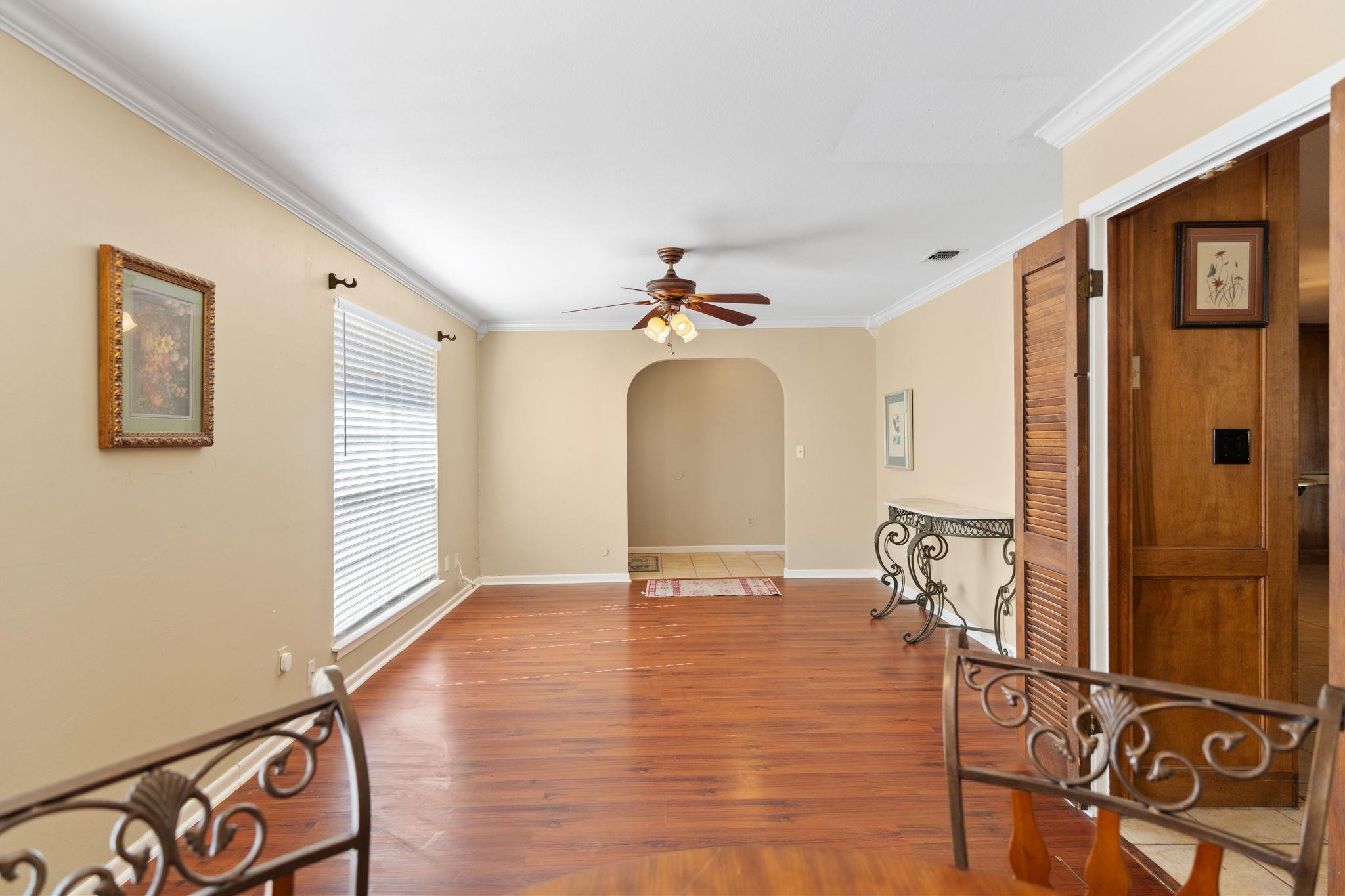 418 Hernandos Loop Property Photo 6