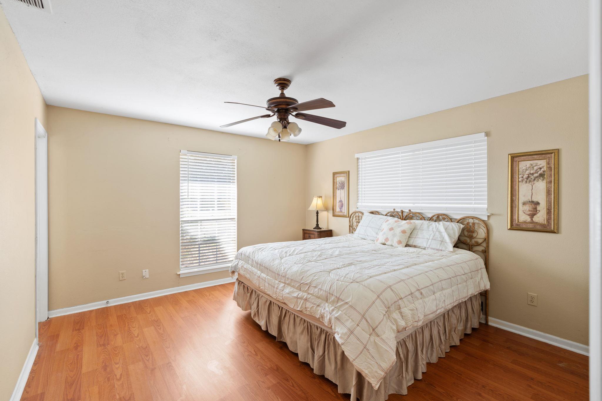 418 Hernandos Loop Property Photo 11