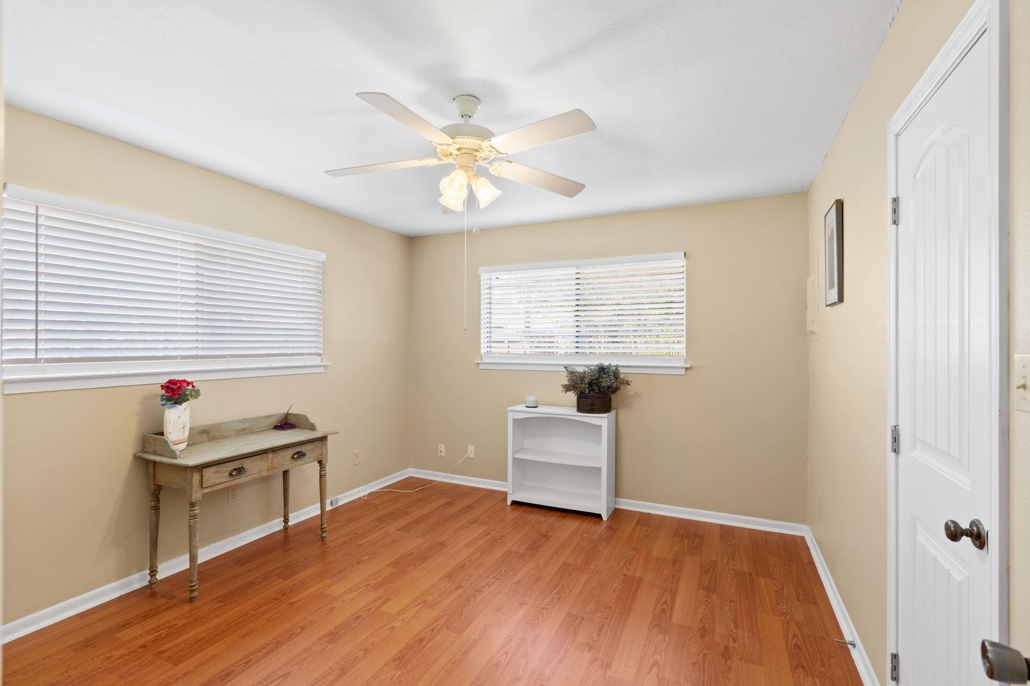 418 Hernandos Loop Property Photo 14