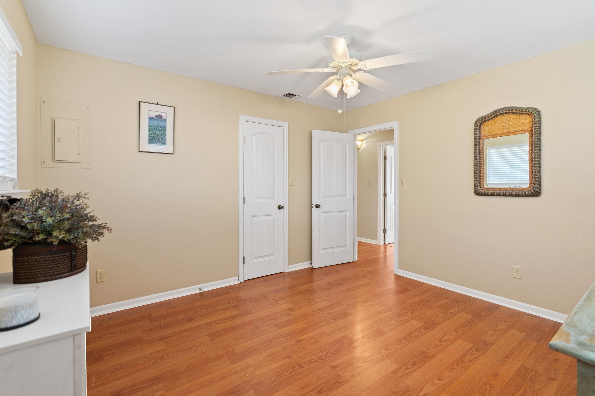 418 Hernandos Loop Property Photo 15