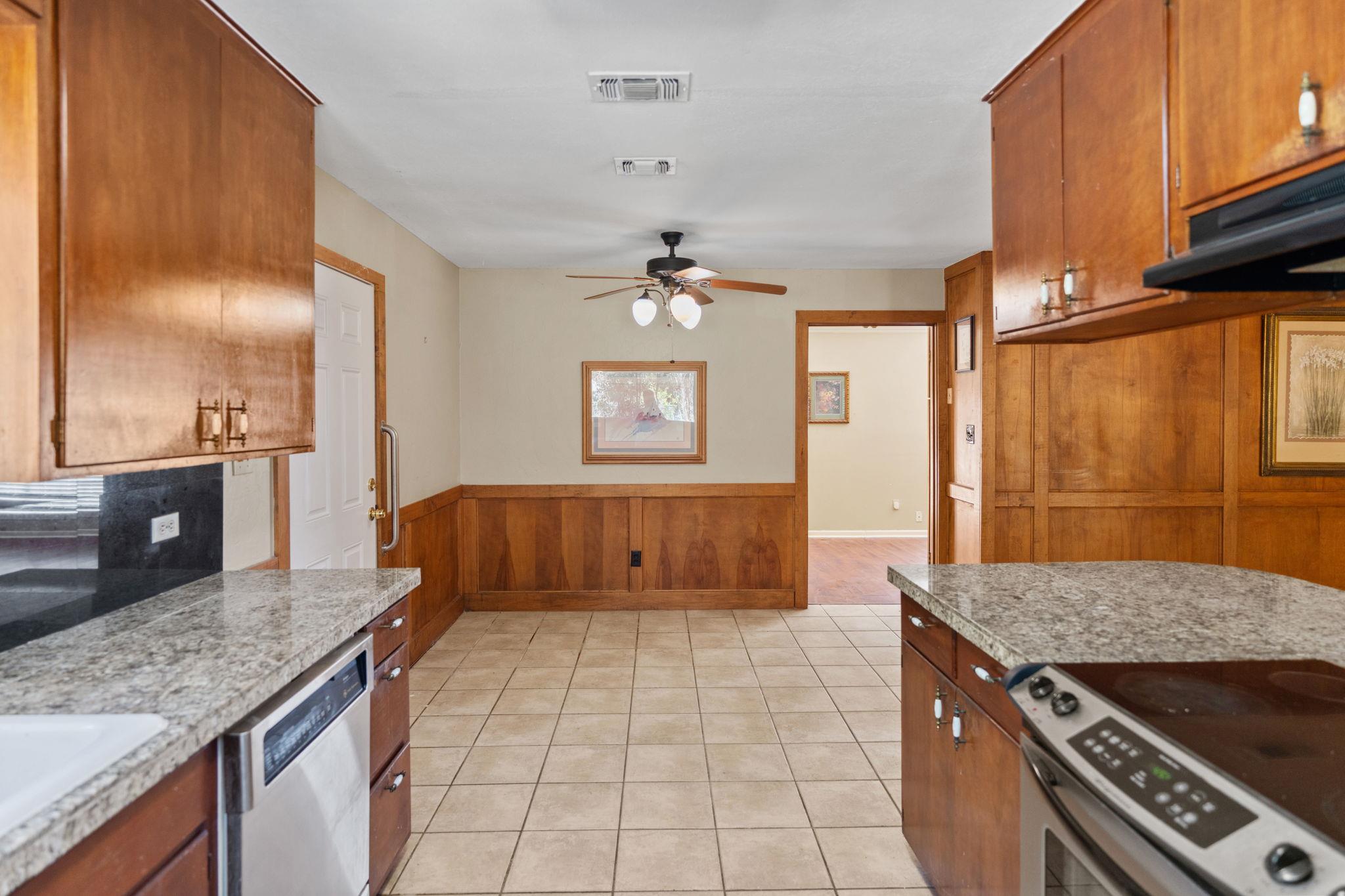 418 Hernandos Loop Property Photo 18