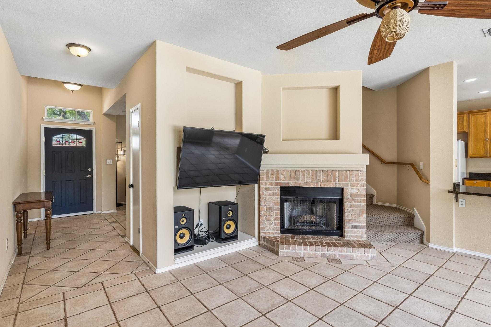 1409 Deer Horn Dr Property Photo 5